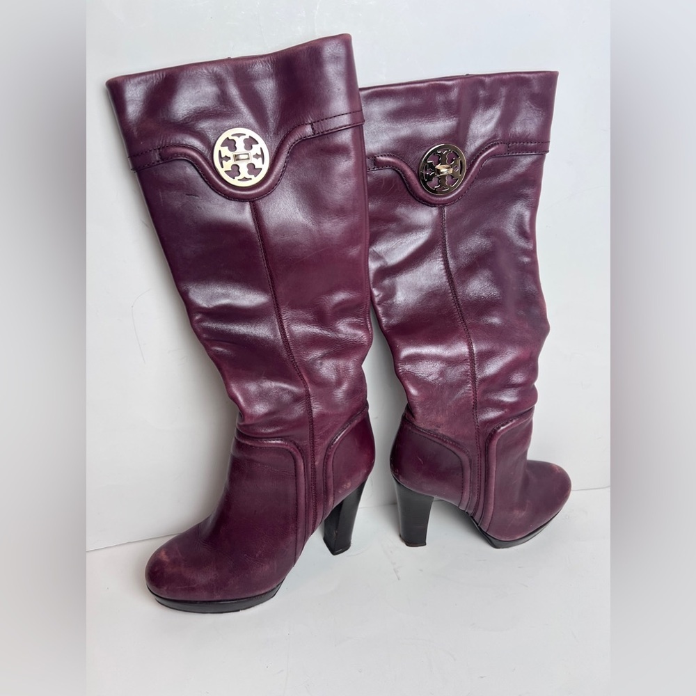 TORY BURCH wine/eggplant leather gold logo platform heeled knee high boots 8